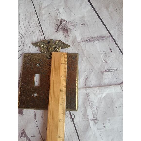 Vintage Patriotic Eagle Hammered Metal Double Light Switch Plate Cover Brass? - Picture 8 of 9